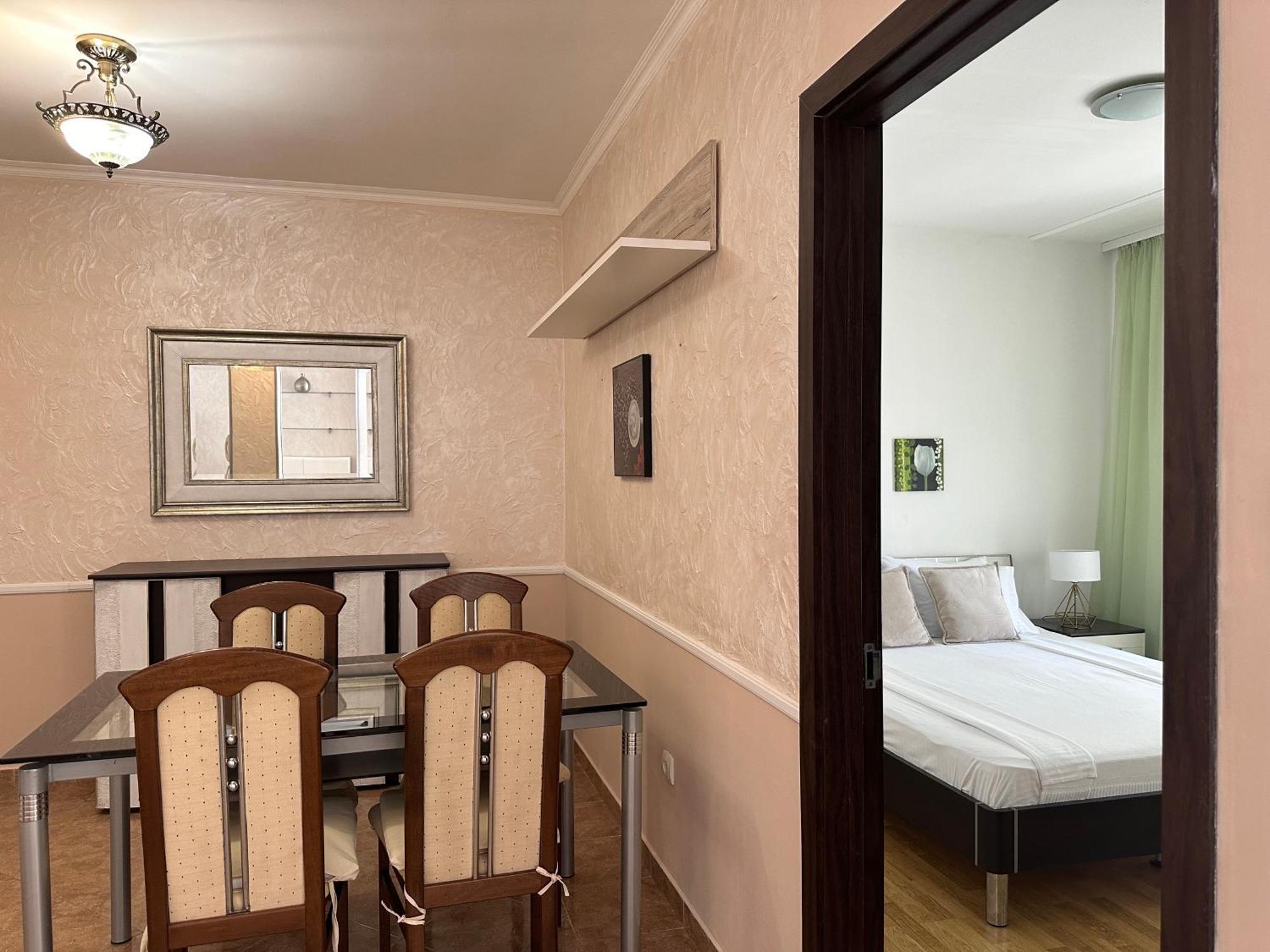 Sun Village Aparthotel Herceg Novi Buitenkant foto